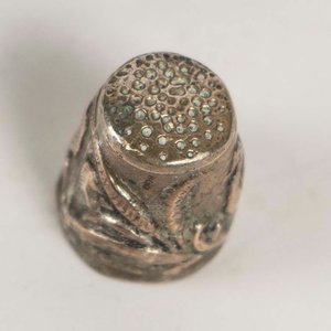 Dedal de Plata y Oro con Grabados - imagen 2