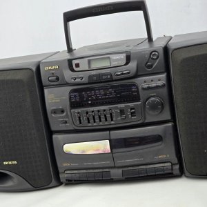 Lote anterior: Aiwa CA-DW400 Boombox con CD y Doble Cassette