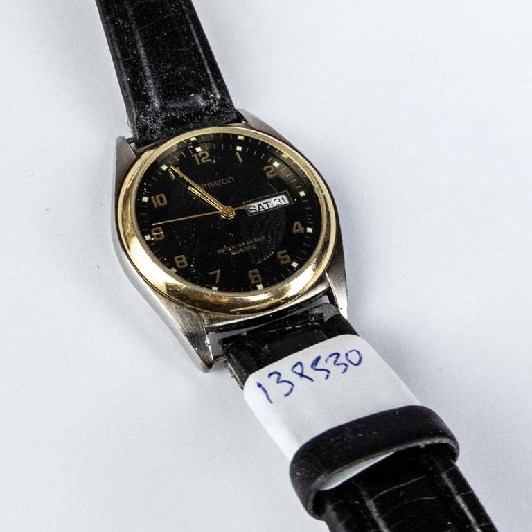 Reloj Armitron en venta - Funcionando pero con detalles - imagen 2