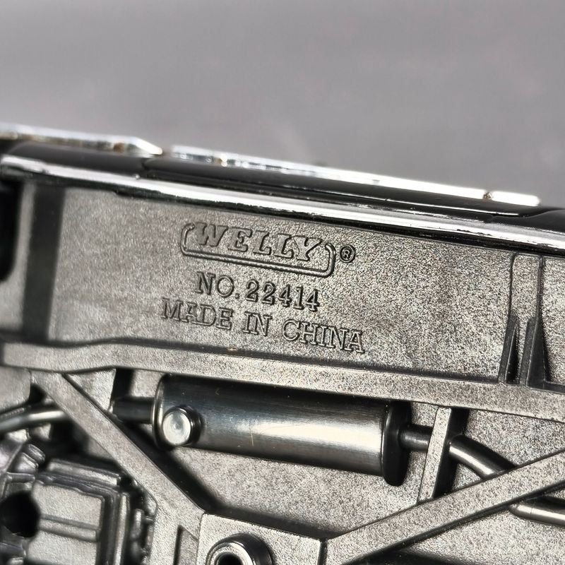 Modelo de Auto Cadillac El Dorado 1955 en Escala 1/24 en Metal - imagen 10