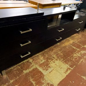 Cajonera Negra Moderna con Tiradores Metálicos - imagen 2