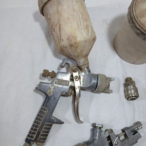 Pistolas de Pintar y Piedras de Asentar Usadas - imagen 2
