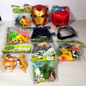 Lote anterior: Lote de 10 Piezas: Máscaras Marvel y DC, Dinosaurios y Caballos