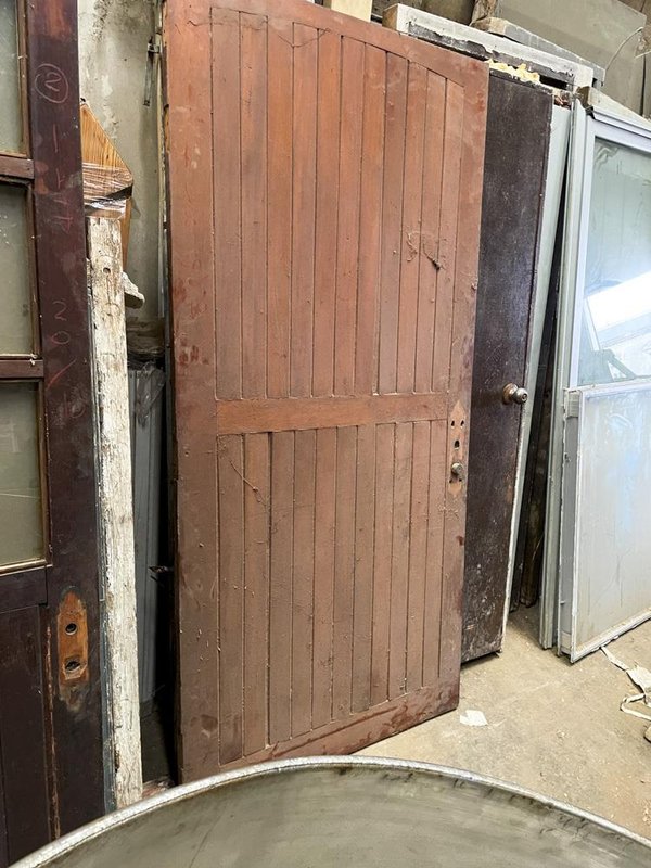 Hoja de Puerta Antigua de Madera Lambriz Oscura