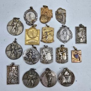 Lote siguiente: Conjunto de Medallas Deportivas Variadas