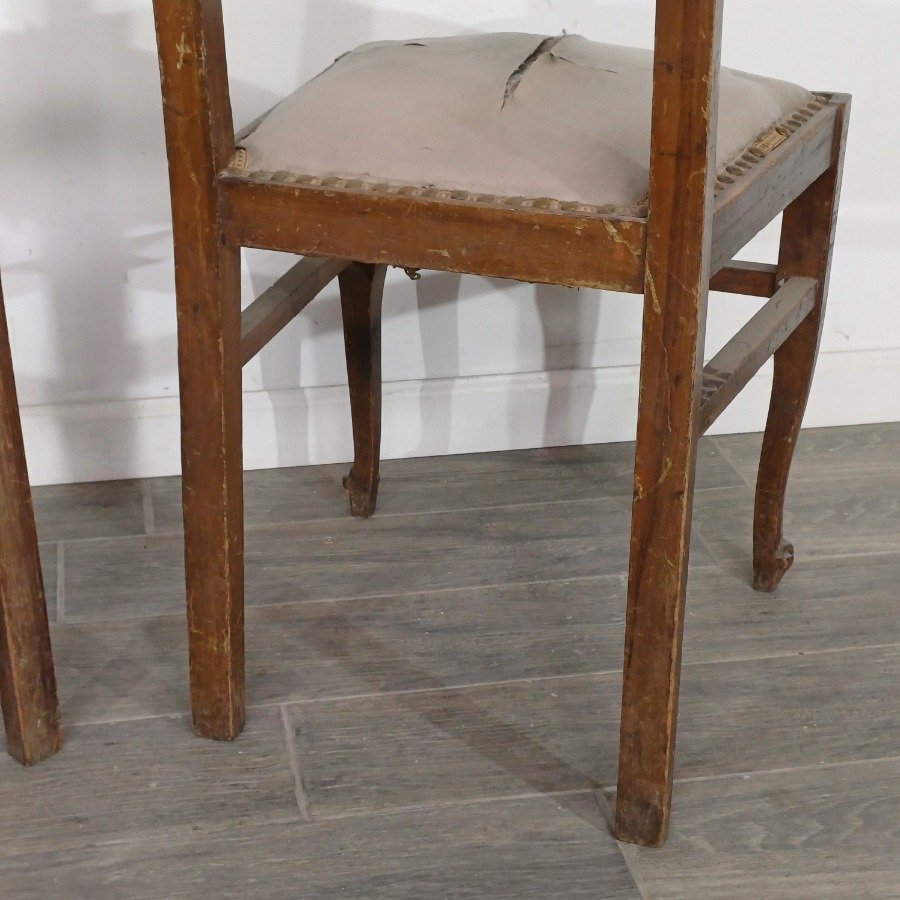 Sillas de madera con respaldo tallado y tapizado roto - imagen 12