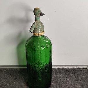 Lote anterior: Sifón Antiguo de Vidrio Verde Oscuro con Detalle de Marca "Gaseosas"
