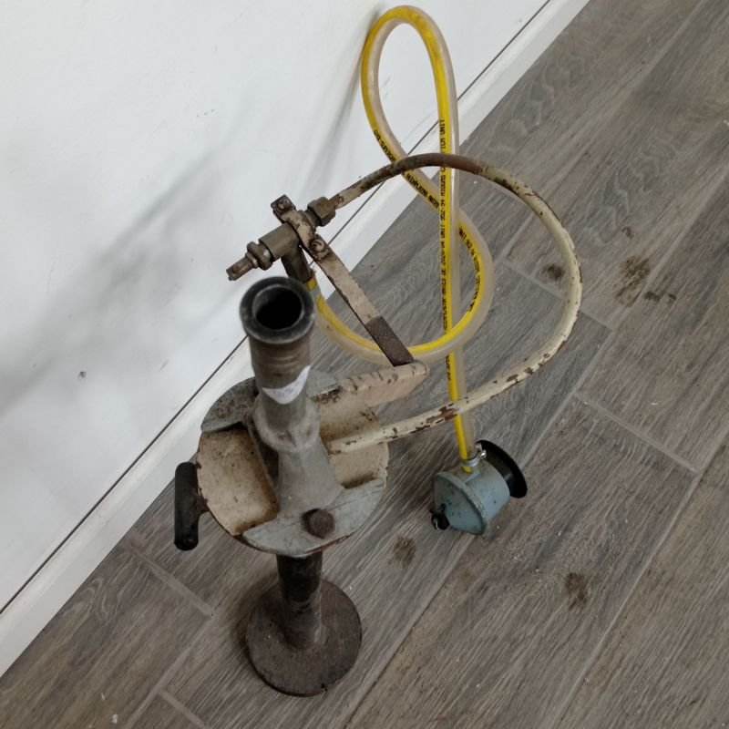 Mechero a gas con válvula para uso doméstico - imagen 2
