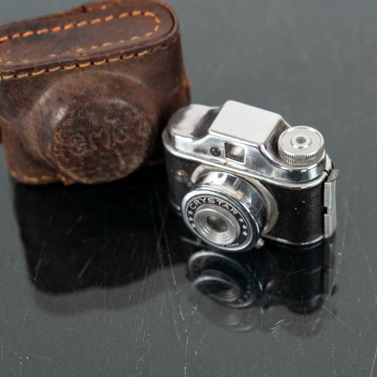 Mini Cámara Crystar en estuche de cuero, origen Japonés - imagen 2