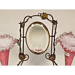 Tocador de Mesa Vintage con Espejo Abatible y Floreros Rosados - imagen 4