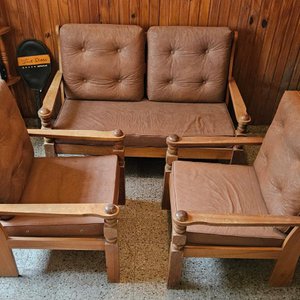 Juego de Living de Madera con Tapizado Marrón - imagen 3
