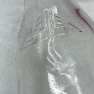 Botella Antigua de Vidrio Transparente con Logo "Galiep" y Número "4357" - imagen 7