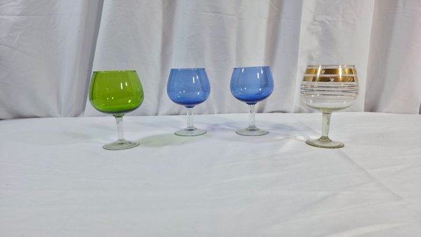 4 Copas de Vidrio Variadas: Verde, Azul y Dorado - imagen 1