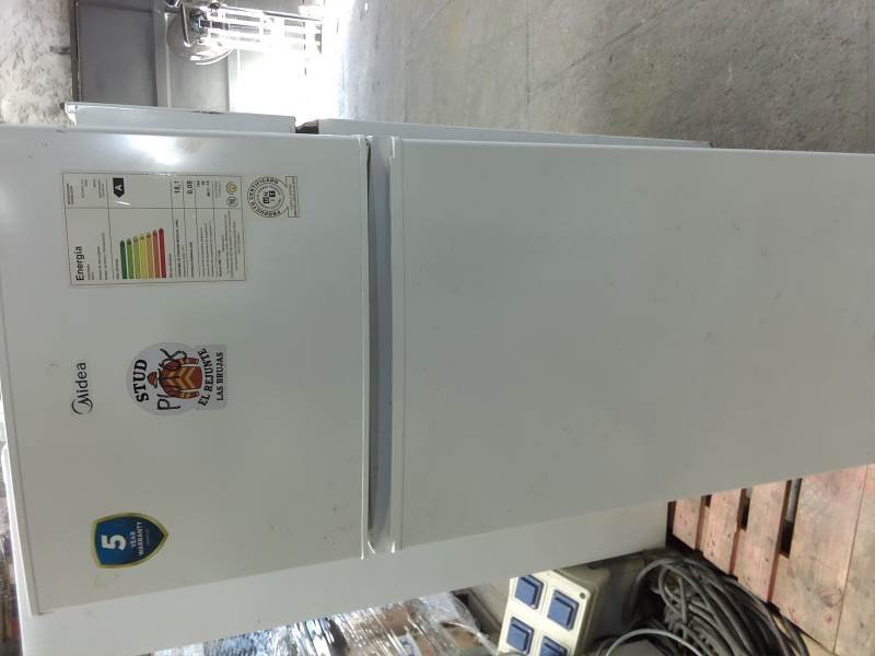 Heladera Blanca Midea con Garantía de 5 Años