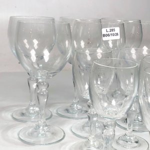 Once Copas de Cristal Hialino de Distintos Tamaños - imagen 4