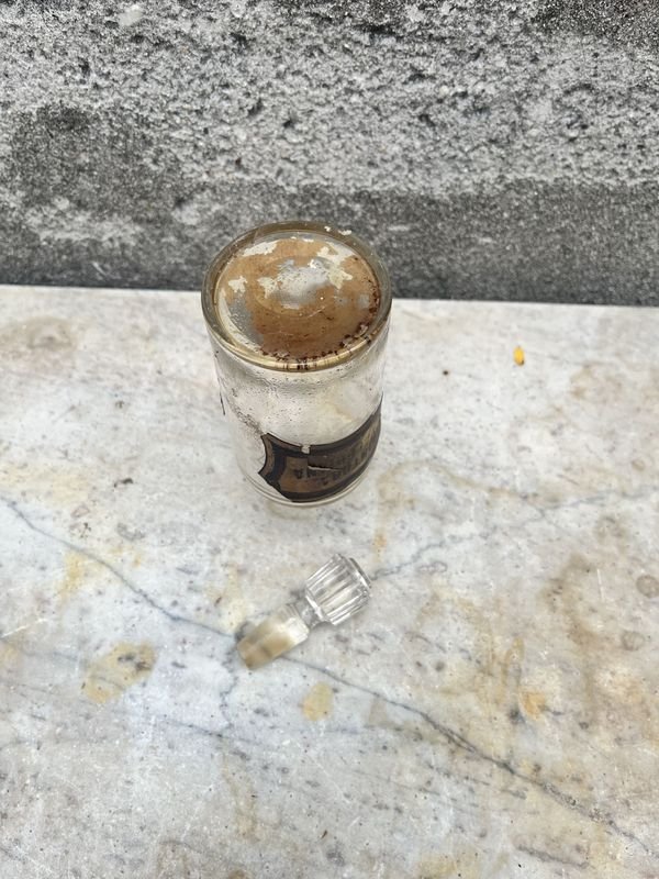 Frasco de farmacia con etiqueta 'tinta valeriana' - imagen 3