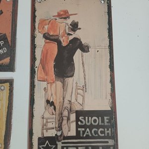 Lote de 8 Chapas Vintage: Montevideo, Uruguay, Coffee, Hot Dog, Pirelli y Warsteiner - imagen 3