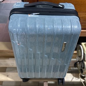 Lote anterior: Maleta Chica Rígida con Ruedas y Diseño Texturizado