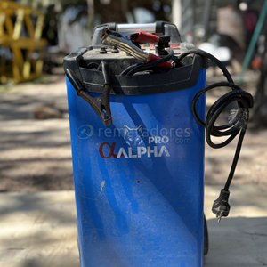 Lote siguiente: Cargador de Baterías Alpha para Automóviles