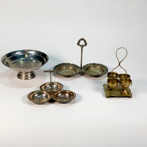 Lote anterior: Set de 4 Piezas Metálicas Vintage: Vinagrera, Copetinero y Huevera