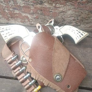 Pistolas de Juguete Estilo Vaquero Daisy con Cartuchera de Cuero - imagen 2