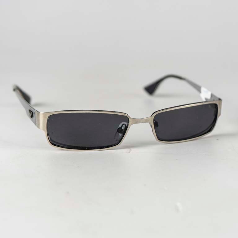 Lote anterior: Lentes de sol Armani con diseño sin marco y resistente al agua