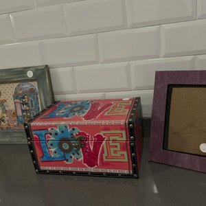 Lote siguiente: Caja Decorativa "Love", Portaretrato y Cuadro de Ositos