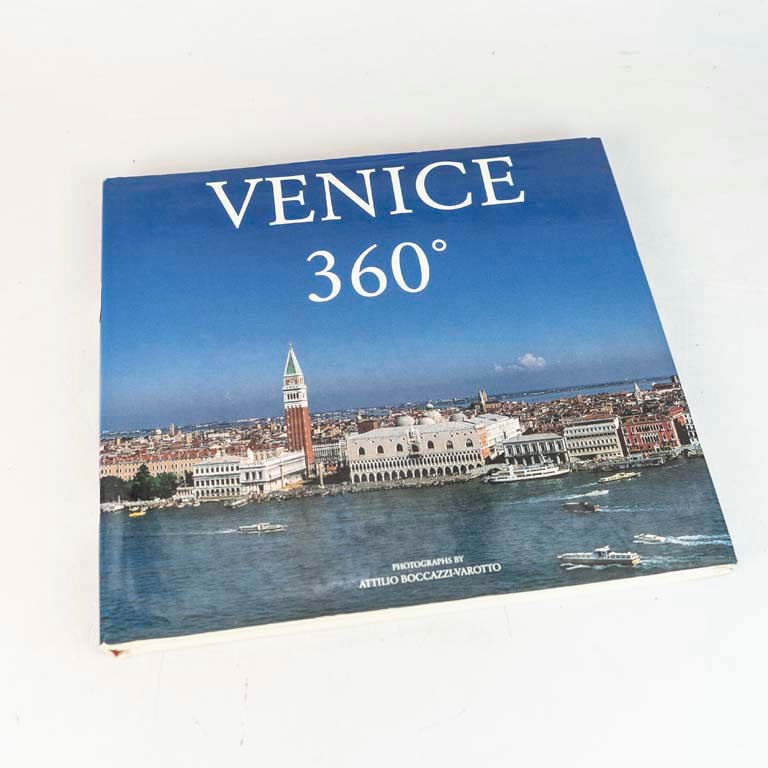 Libro "Venice 360°" Tapa Dura con Sobrecubierta