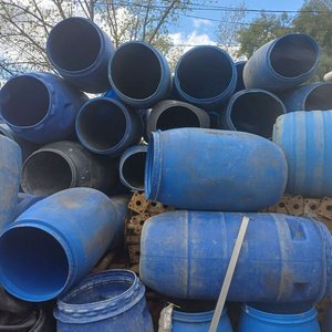 Lote de 5 Tanques Plásticos Usados con Tapa - imagen 3