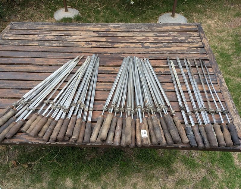 Lote siguiente: Pinchos para Parrilla con Mango en Madera