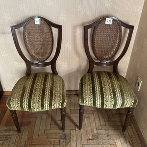 Par de Sillas Estilo Inglés con Respaldo de Esterilla y Tapizado Original - imagen 3