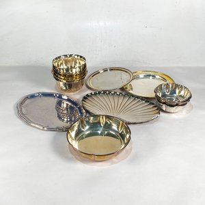 Lote anterior: Lote de 9 piezas metálicas: bandejas, coquillas y centros