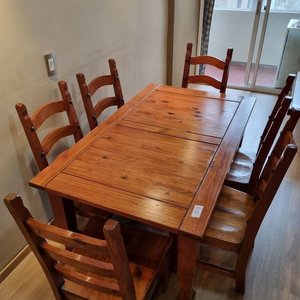 Juego de Comedor Rústico: Mesa de Pino con 6 Sillas Estilo Escalera - imagen 4