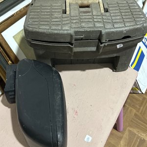 Lote anterior: Caja de Herramientas Plástica Gris y Espejo Retrovisor Negro