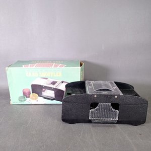 Barajador Automático de Naipes y Dos Soportes Plásticos para Cartas - imagen 4