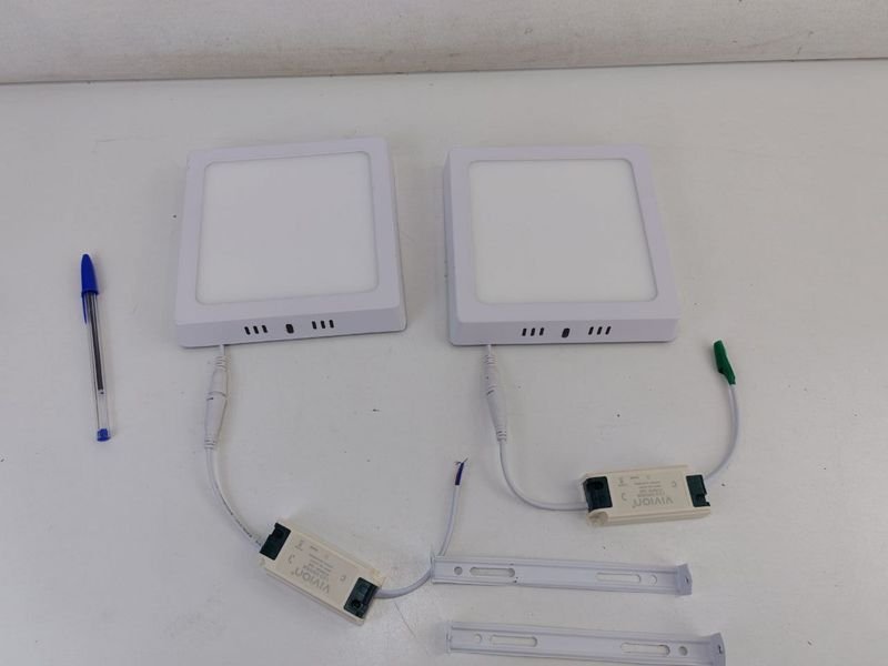 Dos Luces De Empotrar - Luces LED para Instalación - imagen 3