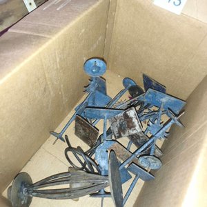 Lote siguiente: Lote de Candelabros y Posavasos de Metal