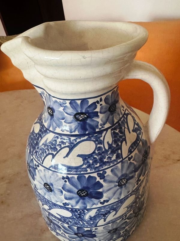 JARRA CERAMICA ESTILO PORTUGUES - BLANCA CON MOTIVO DE FLORES AZULES - imagen 4