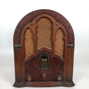 Lote anterior: Radio Antigua "Capilla" Estilo Art Decó