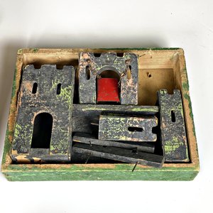 Castillo Desarmado y Dos Barcazas de Tanques en Madera para Coleccionismo - imagen 4