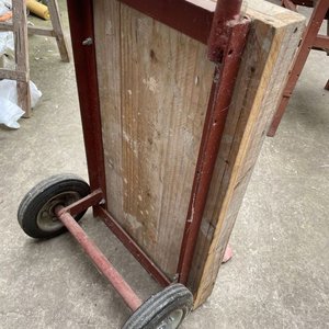Carro Metálico con Plataforma de Madera para Transporte - imagen 3