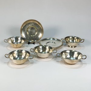 Lote anterior: Juego de 5 Tazas de Consomé de Metal con Platillos