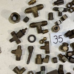 Lote de 50 Piezas de Conexiones y Accesorios de Bronce - imagen 2