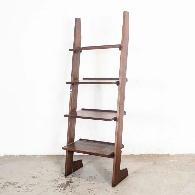 Lote anterior: Estante biblioteca de madera con estructura escalonada