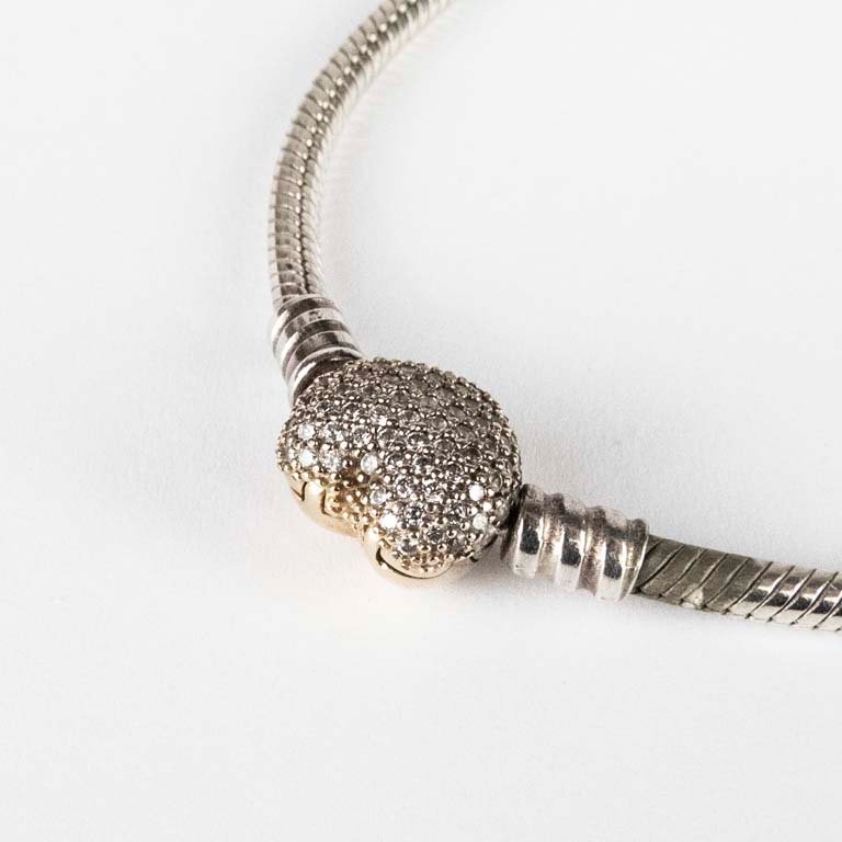 Pulsera de plata y oro con circonias en el dije - imagen 2