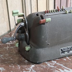 Calculadora Mecánica Remington Frankfurt A.M. - imagen 4