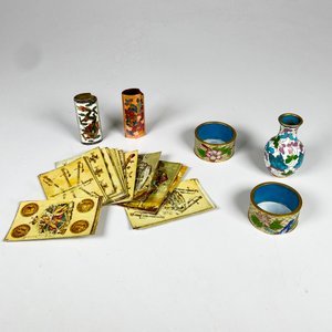Cinco piezas de bronce y esmalte y cartas españolas - imagen 2
