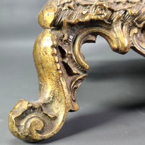 Cachepot de Bronce Macizo con Detalles Ornamentales - imagen 11