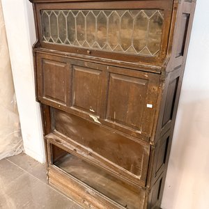 Lote siguiente: Mesa de Comedor Ovalada con Sillas Estilo Luis XV