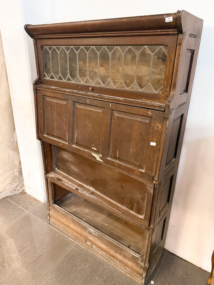 Mesa de Comedor Ovalada con Sillas Estilo Luis XV